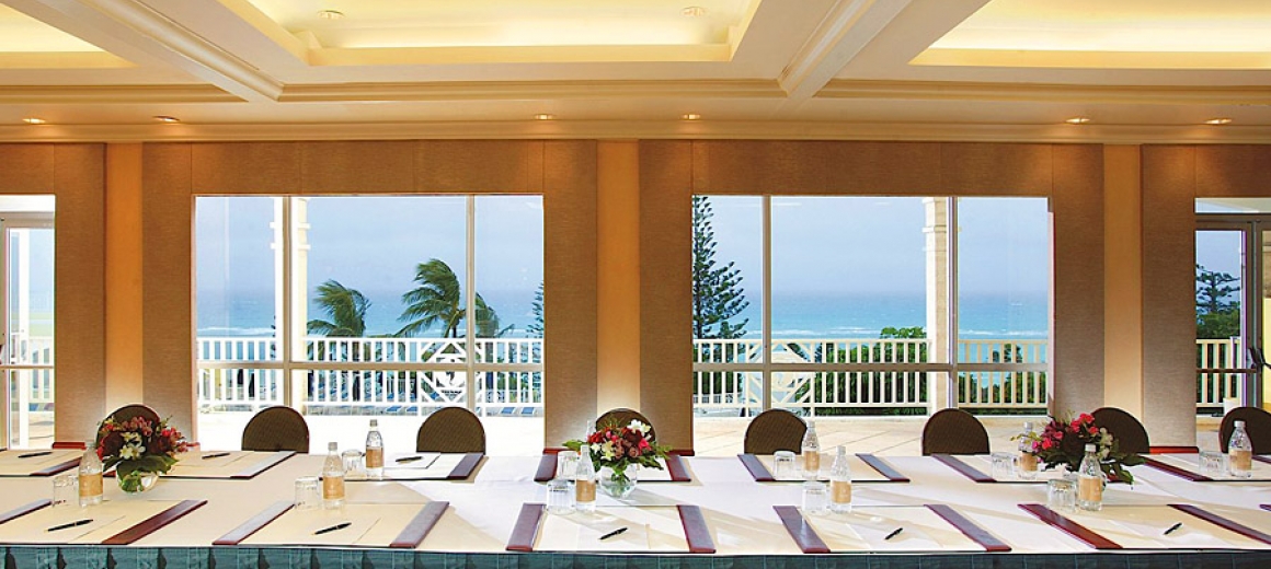 The Paget Suite at our Oceanfront Bermuda Resort features floor to ceiling windows with ocean views, along with our 10,000 square feet of meeting space. Ocean View Rooms | Oceanfront Bermuda Resort