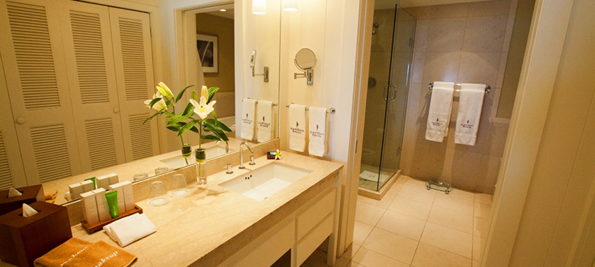 Expansive bathrooms with separate shower and tub at Elbow Beach Bermuda Resort & Spa. Elbow Beach Resort bathroom